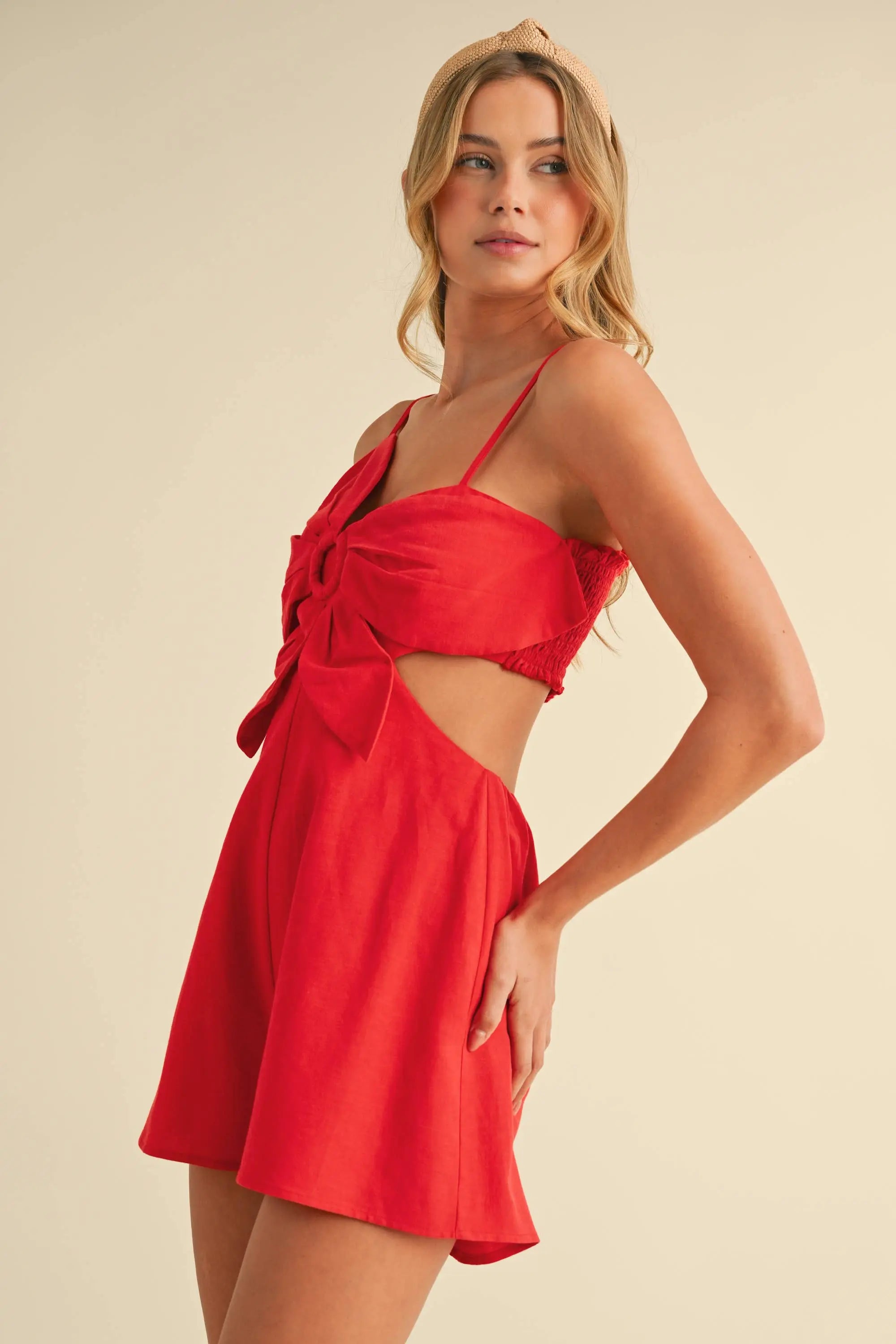 IR2229 LINEN FLOWER TOP CUTOUT SMOCKED BACK ROMPER Klesis