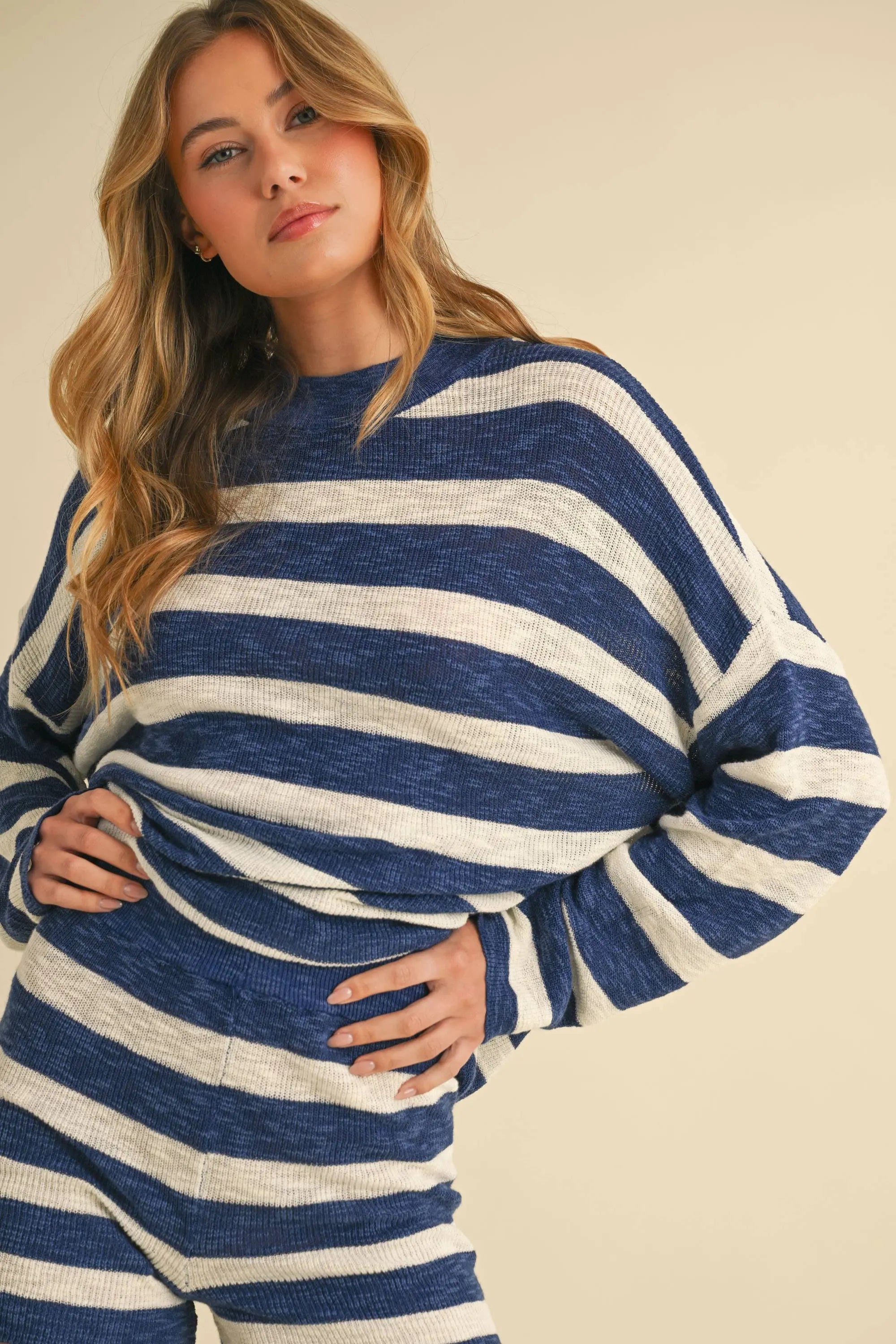 IST5766 STRIPED OVERSIZED SWEATER TOP AND SHORTS SET Klesis